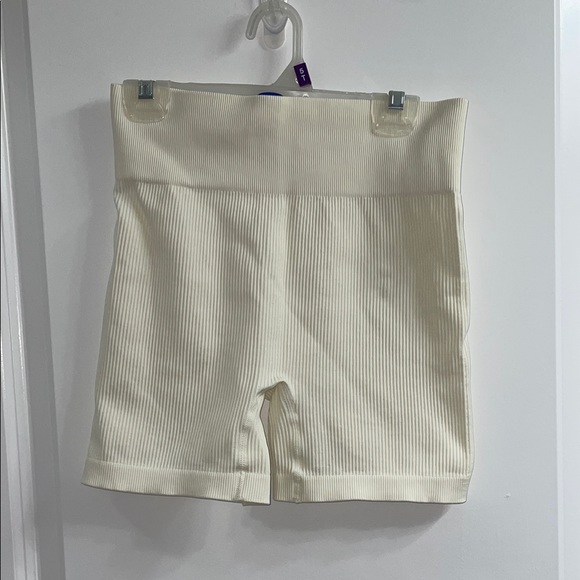 Cream Ribbed Two-Piece Workout Set - Picture 4 of 5